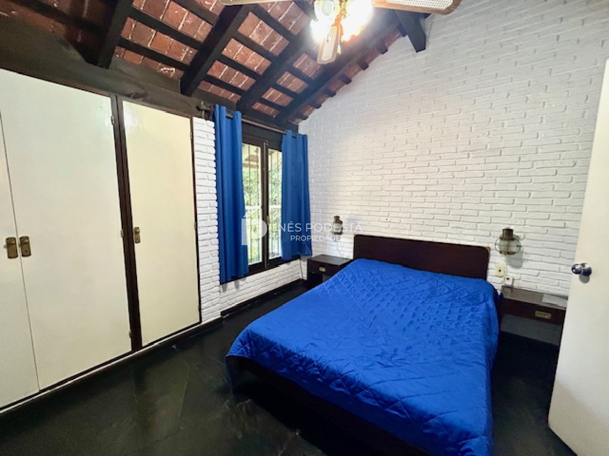 Casa ID.7039 - Venta casa de 3 dormitorios y dependencia de servicio