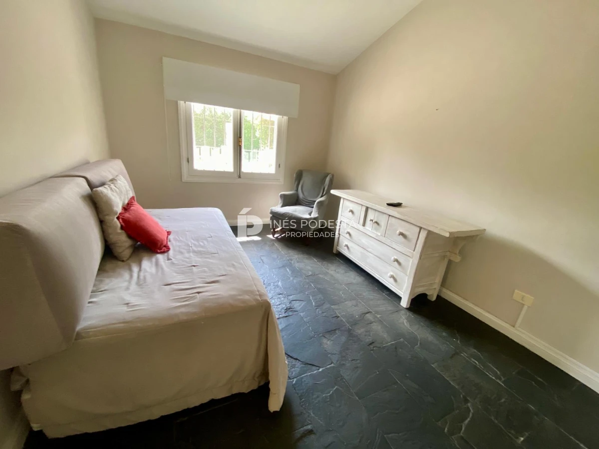 Casa ID.41257 - Alquiler 4 dormitorios y dependencia de servicio con piscina
