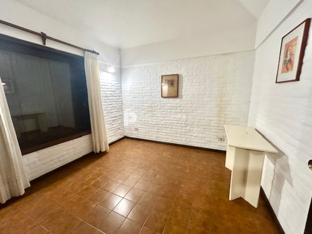 Casa ID.6104 - Venta casa 3 dormitorios y dependencia de servicio