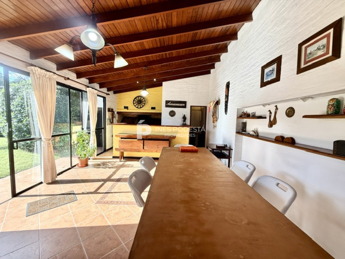 Casa ID.230 - Venta casa con 3 dormitorios y medio con piscina