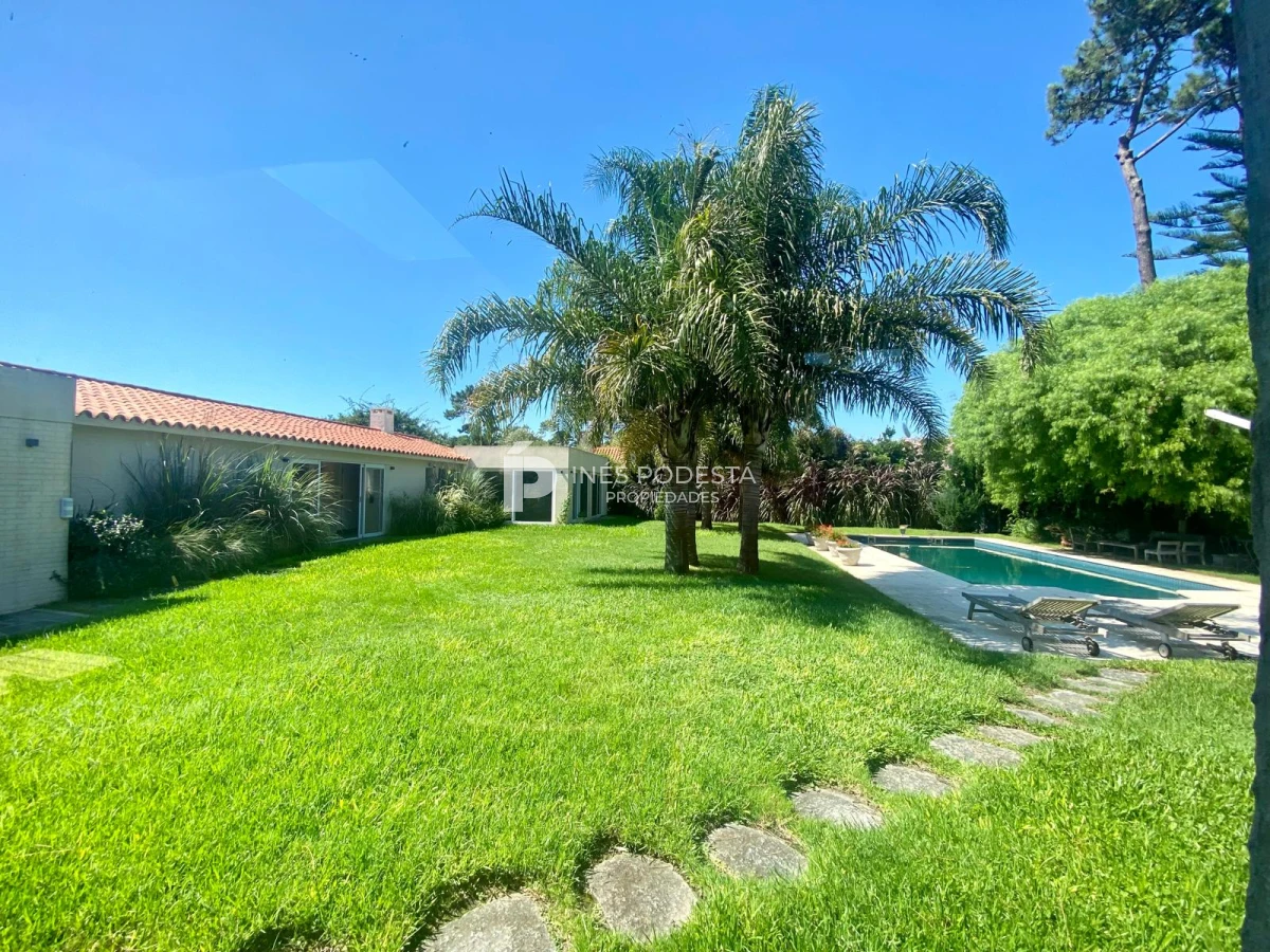 Casa ID.41257 - Alquiler 4 dormitorios y dependencia de servicio con piscina