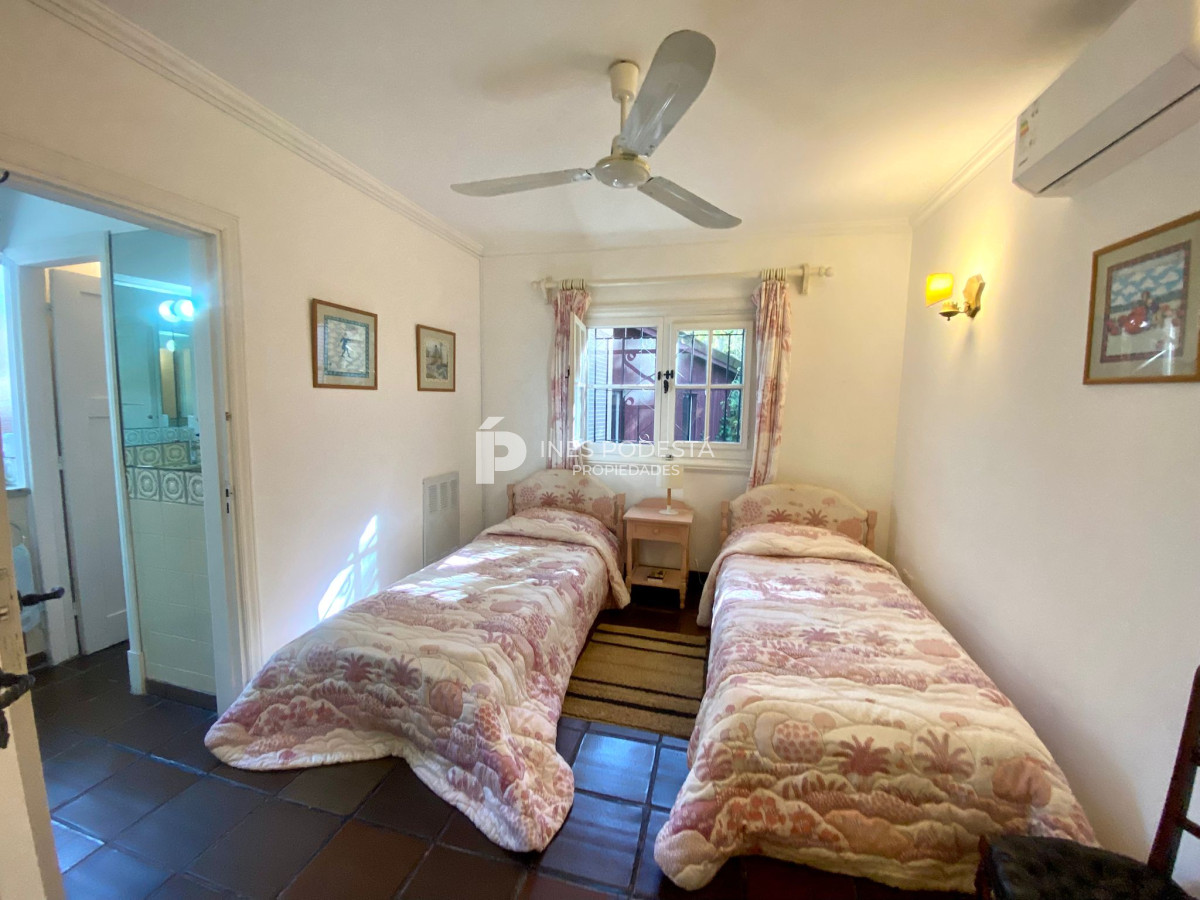 Casa ID.37941 - Casa en Venta Punta del Este 5 dormitorios Golf