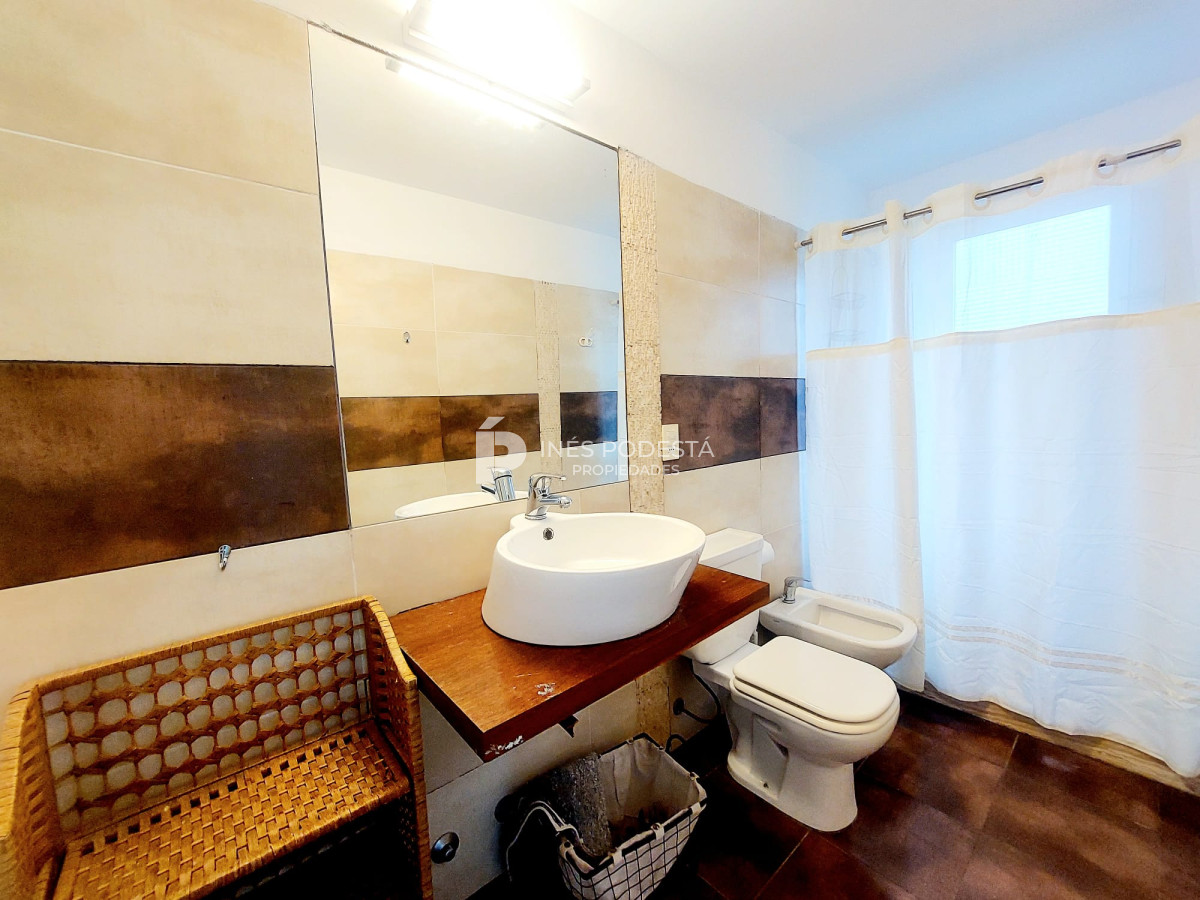 Casa ID.6436 - Venta y alquiler con 6 dormitorios más dependencia de servicio