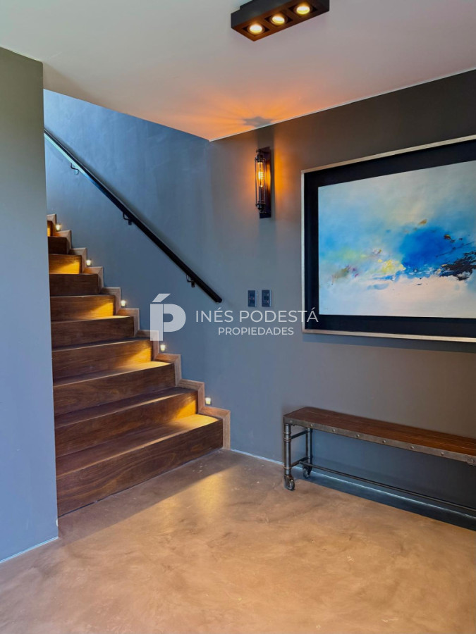 Casa ID.41914 - Venta propiedad moderna con 2 suites y dependencia de servicio