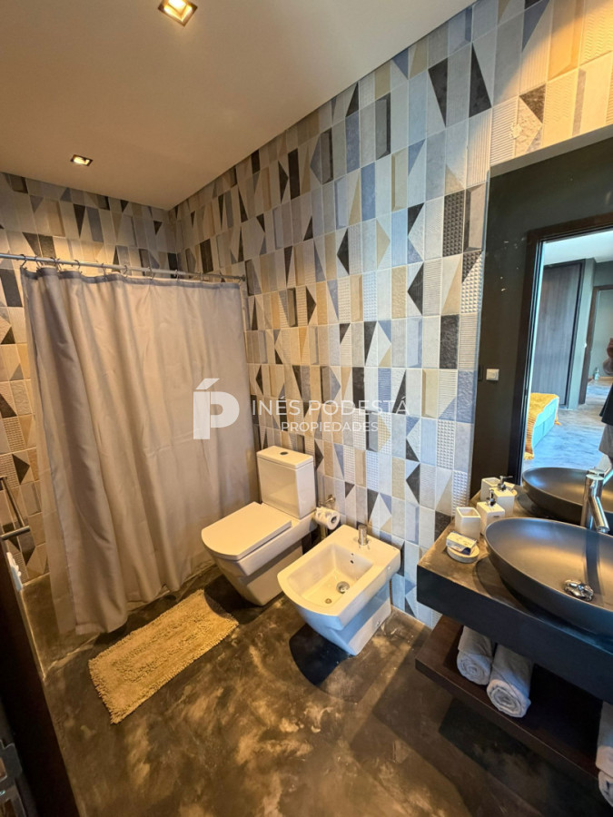 Casa ID.41914 - Venta propiedad moderna con 2 suites y dependencia de servicio
