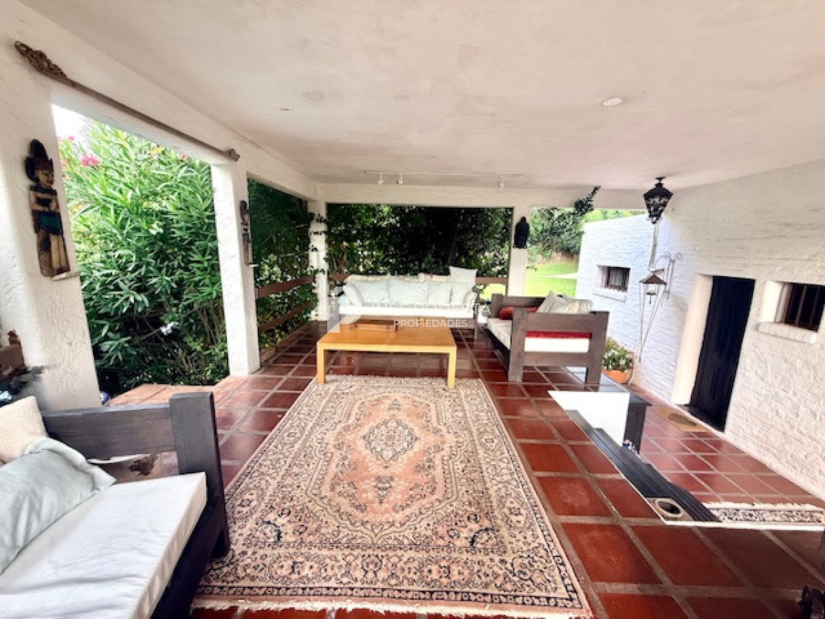 Casa ID.41924 - Se vende estupendo lote con casa