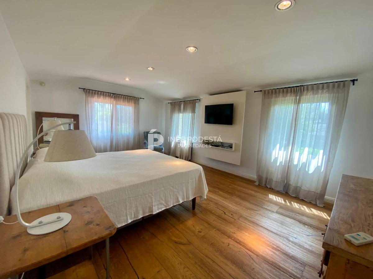 Casa ID.41257 - Alquiler 4 dormitorios y dependencia de servicio con piscina