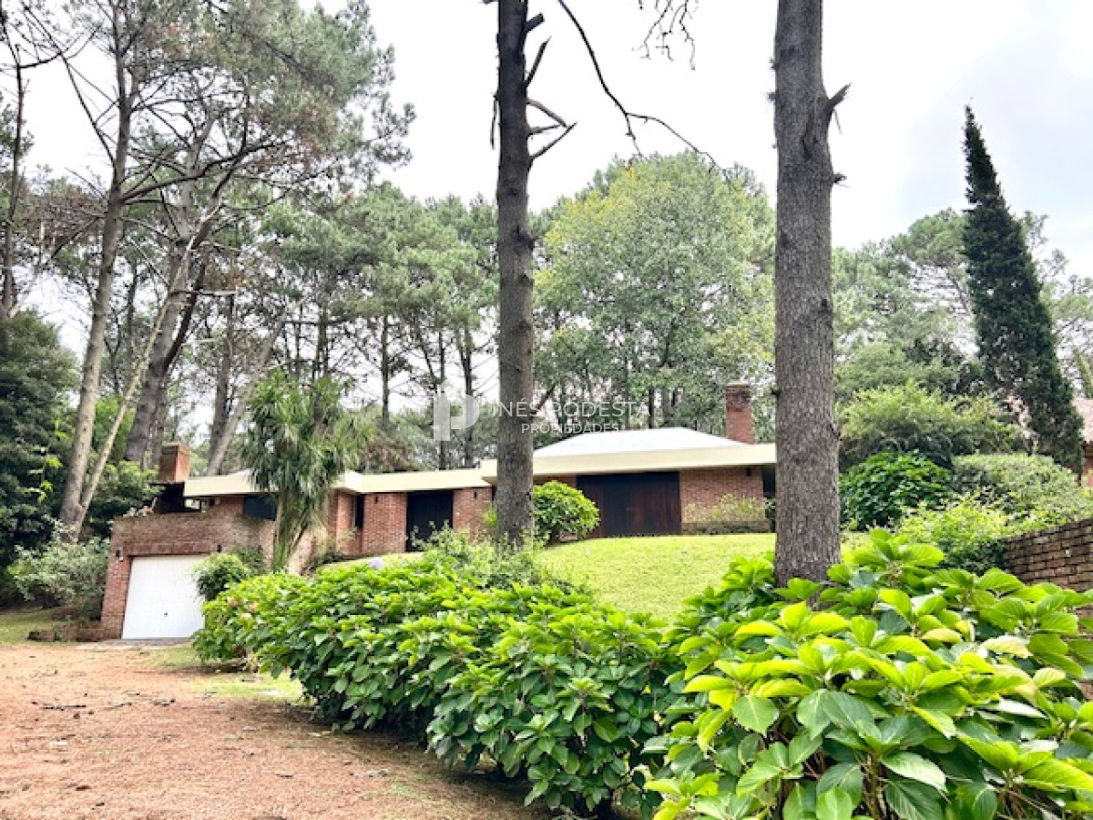 Casa ID.6104 - Venta casa 3 dormitorios y dependencia de servicio