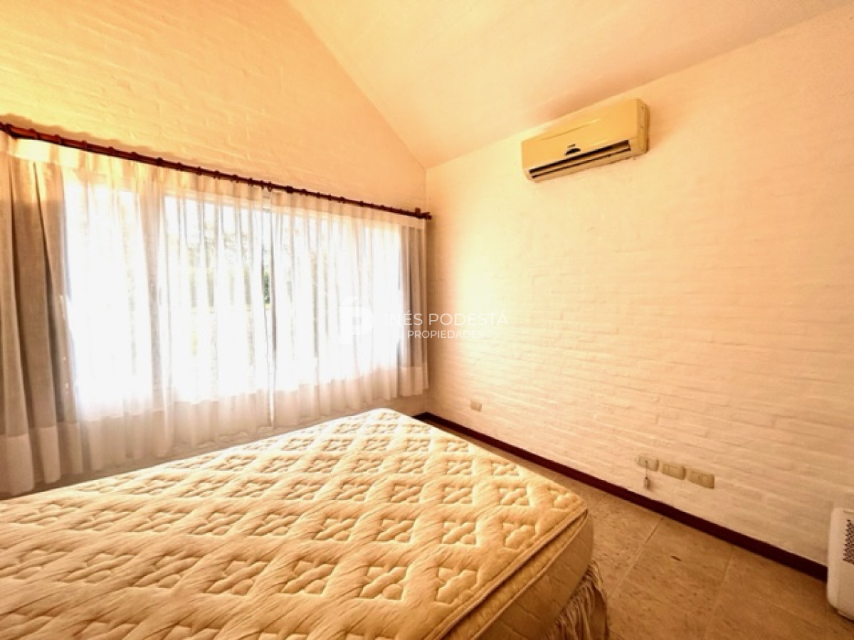 Casa ID.40003 - Muy buena casa en la mansa a 200 mts de la rambla con 3 suites