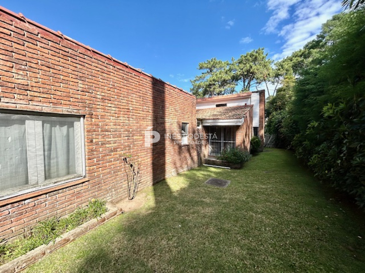 Casa ID.7039 - Venta casa de 3 dormitorios y dependencia de servicio