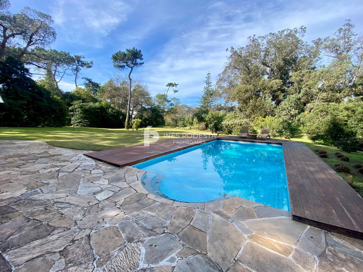 Casa ID.37941 - Casa en Venta Punta del Este 5 dormitorios Golf