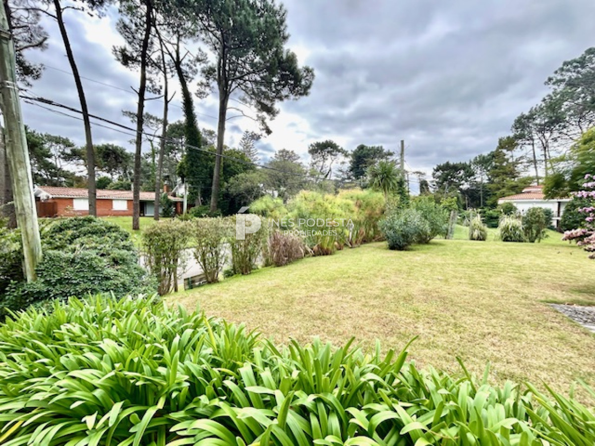 Casa ID.40762 - Venta en mansa con 4 dormitorios más 2 dormitorios exteriores