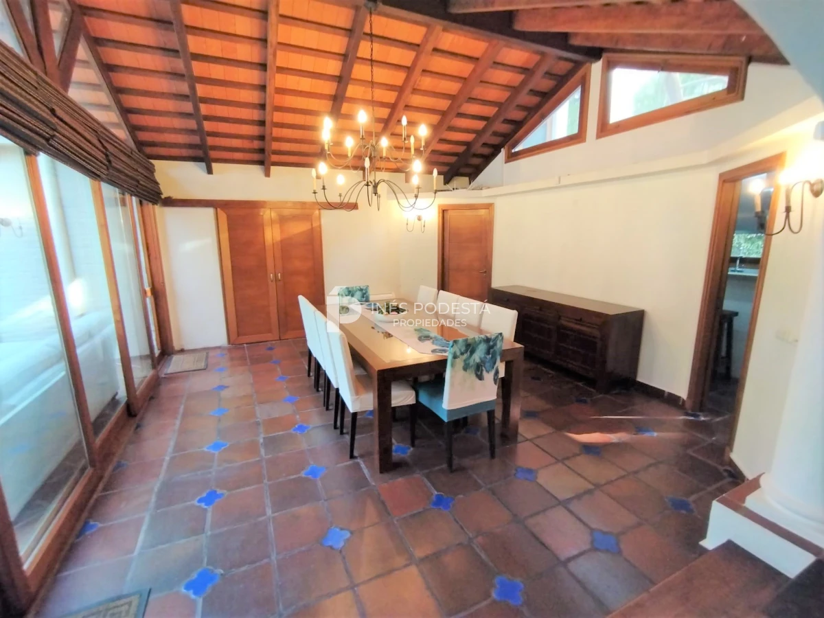 Casa ID.246 - Venta en  San Rafael 4 dormitorios  con piscina