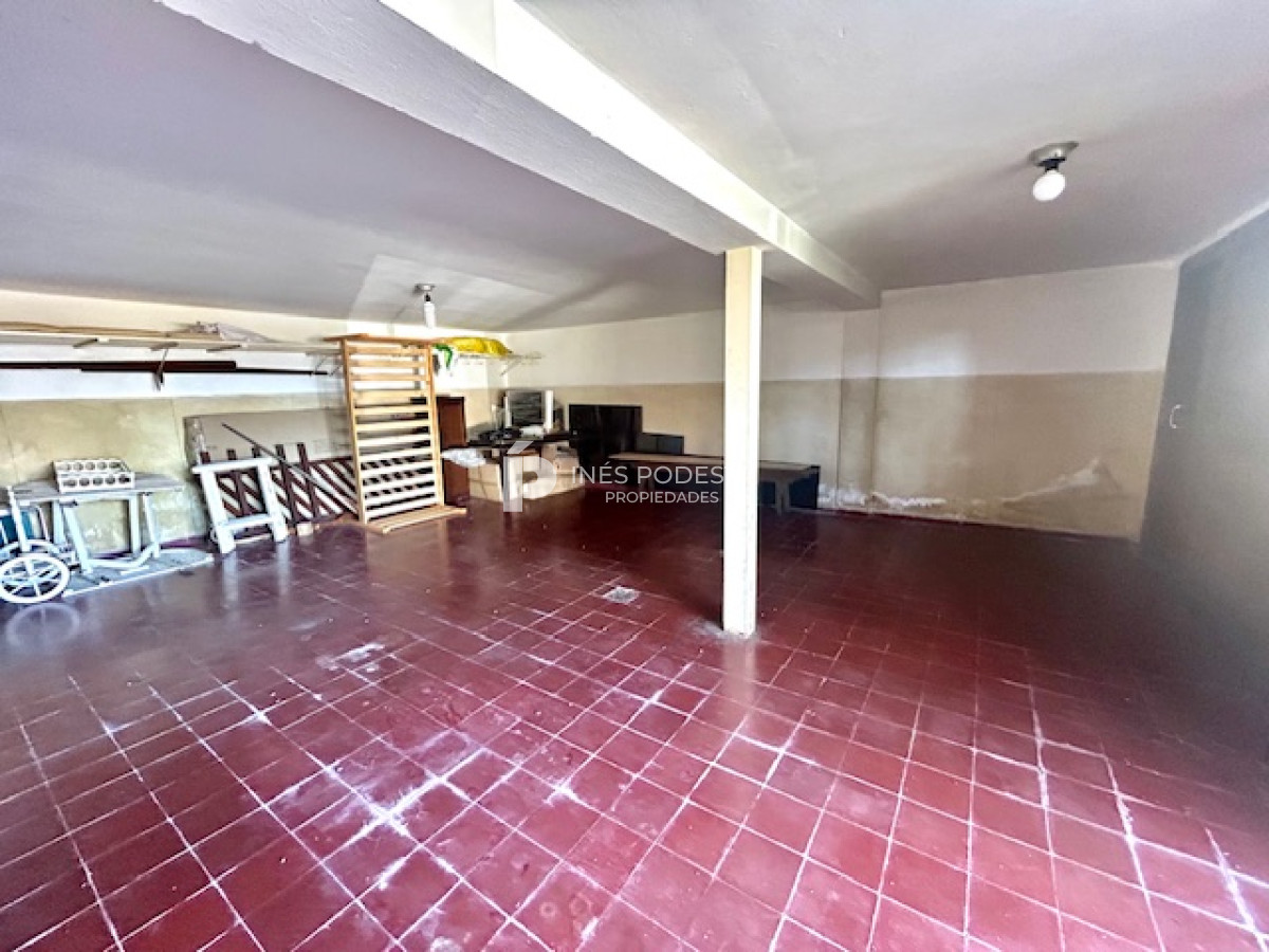 Casa ID.4899 - Venta casa en mansa 4 dormitorios y dependencia de servicio,  piscina