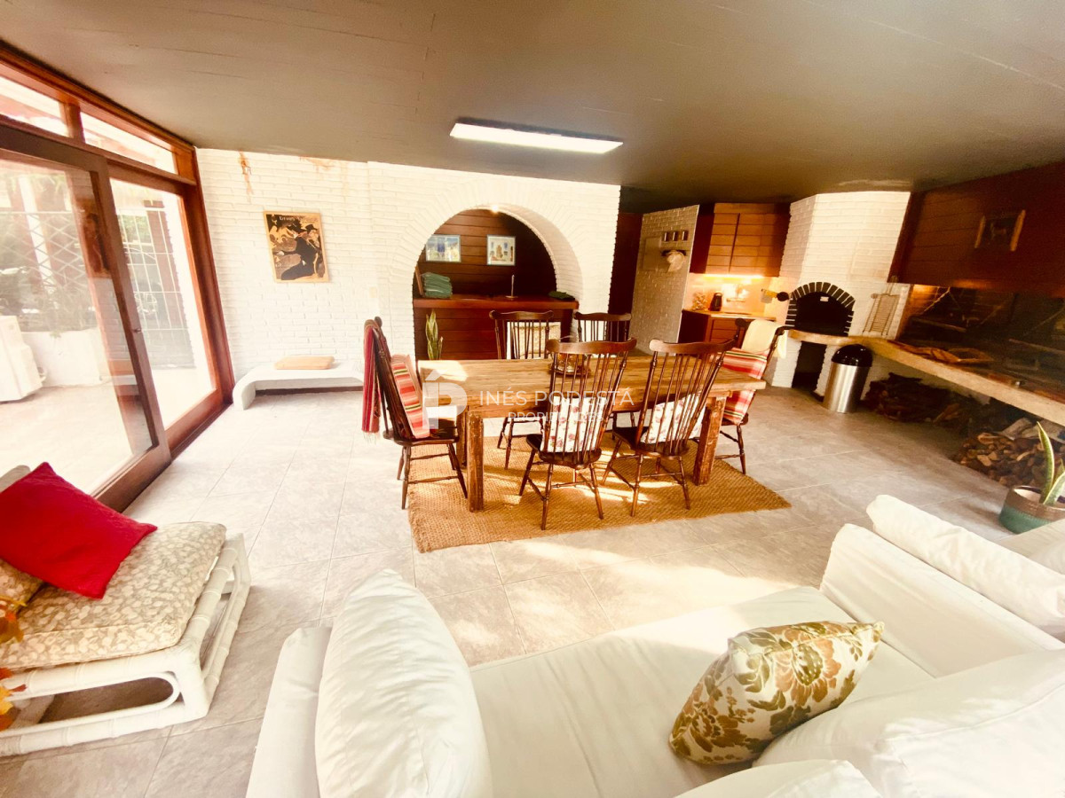 Casa ID.39062 - Alquiler y venta en mansa con 7 dormitorios
