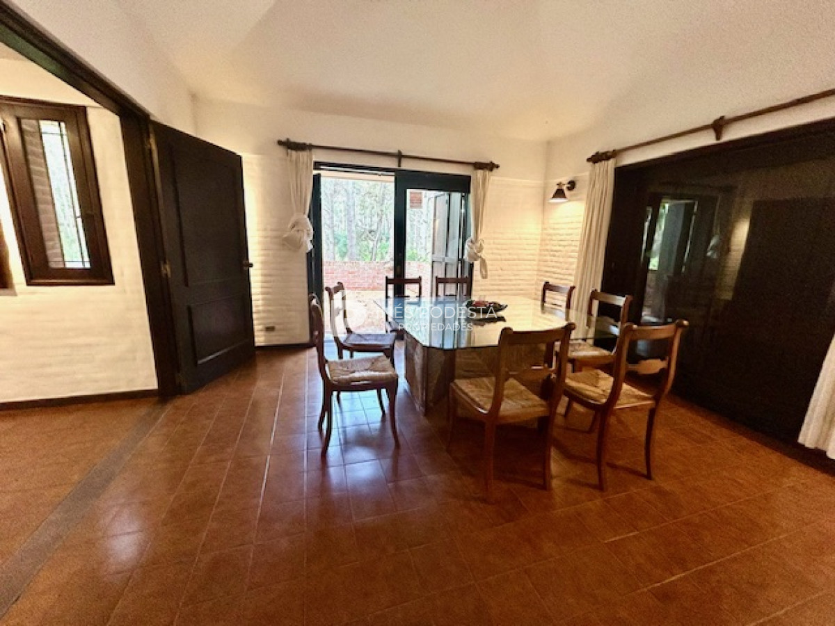 Casa ID.6104 - Venta casa 3 dormitorios y dependencia de servicio