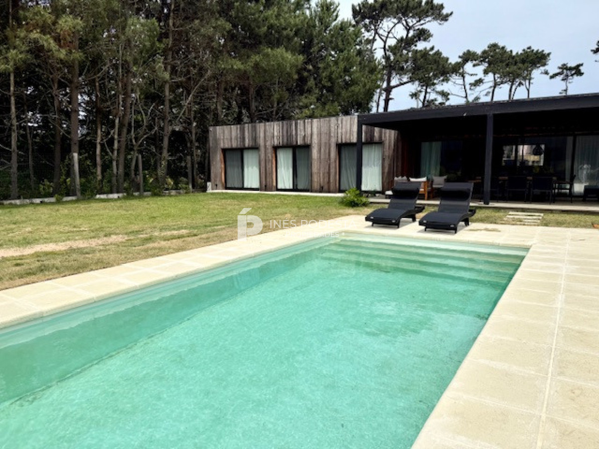 Casa ID.40814 - Alquiler en San Rafael barrio privado 3 dormitorios Punta del Este