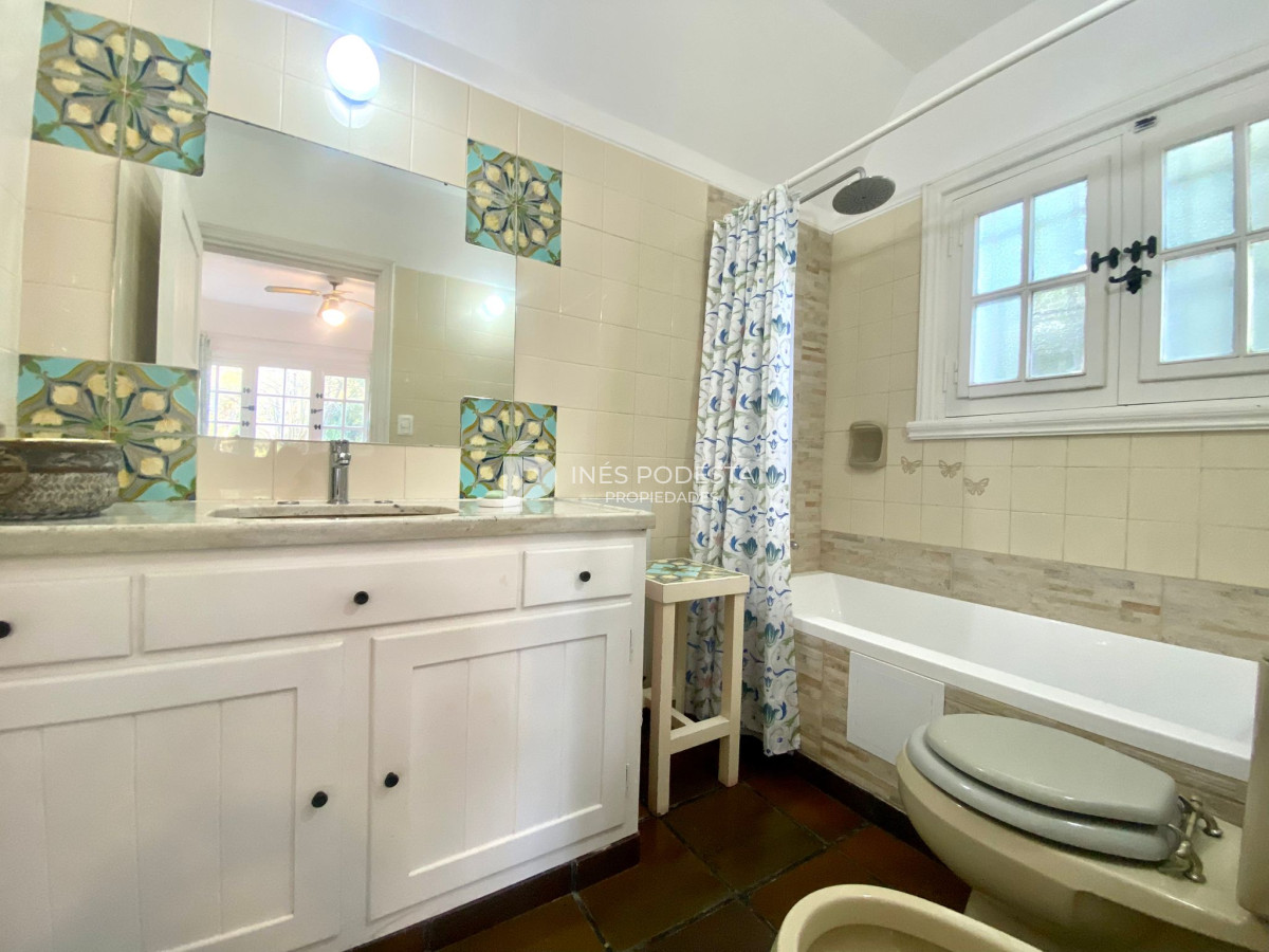 Casa ID.37941 - Casa en Venta Punta del Este 5 dormitorios Golf