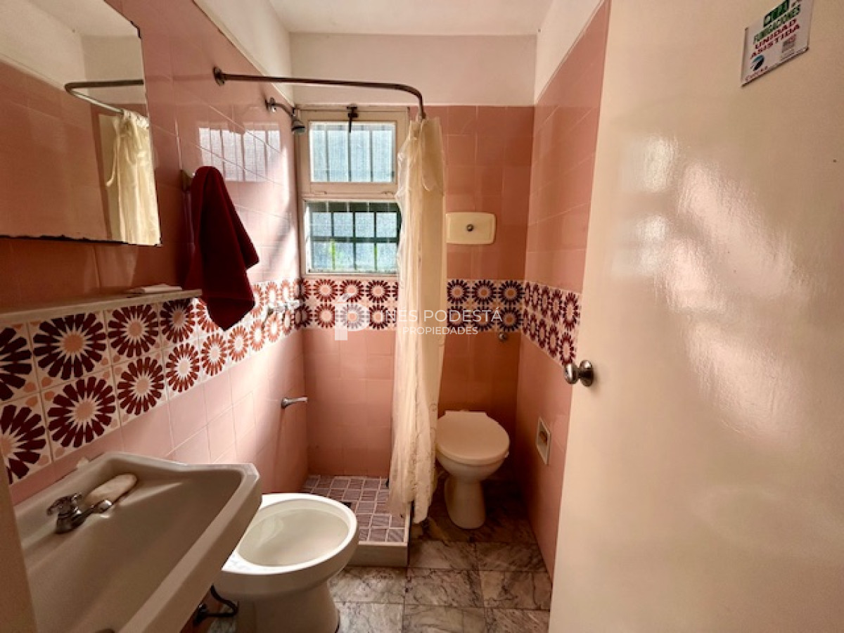 Casa ID.7039 - Venta casa de 3 dormitorios y dependencia de servicio