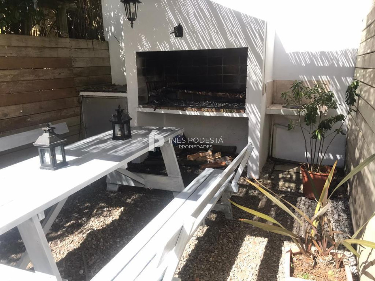 Casa ID.6435 - Venta casa con 5 dormitorios más dependencia de servicio