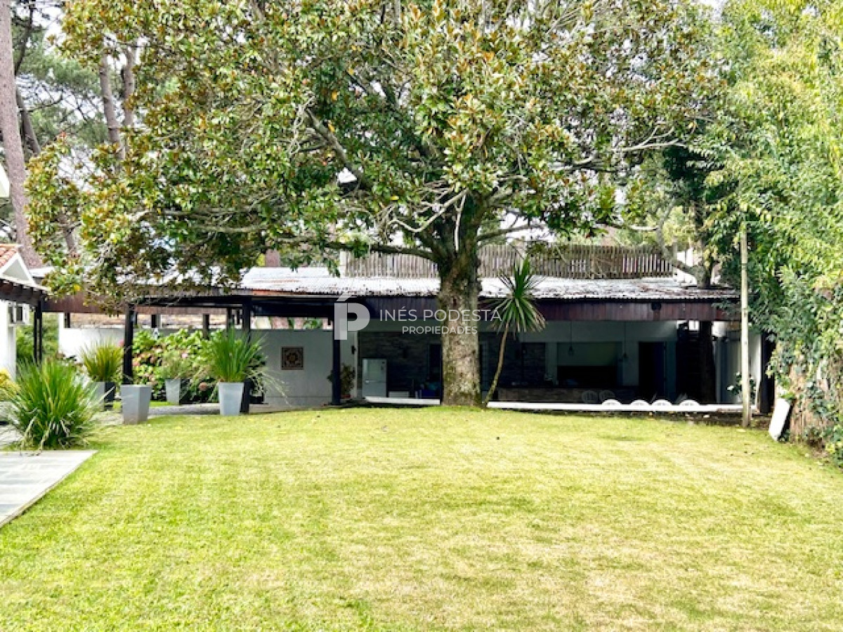 Casa ID.40762 - Venta en mansa con 4 dormitorios más 2 dormitorios exteriores