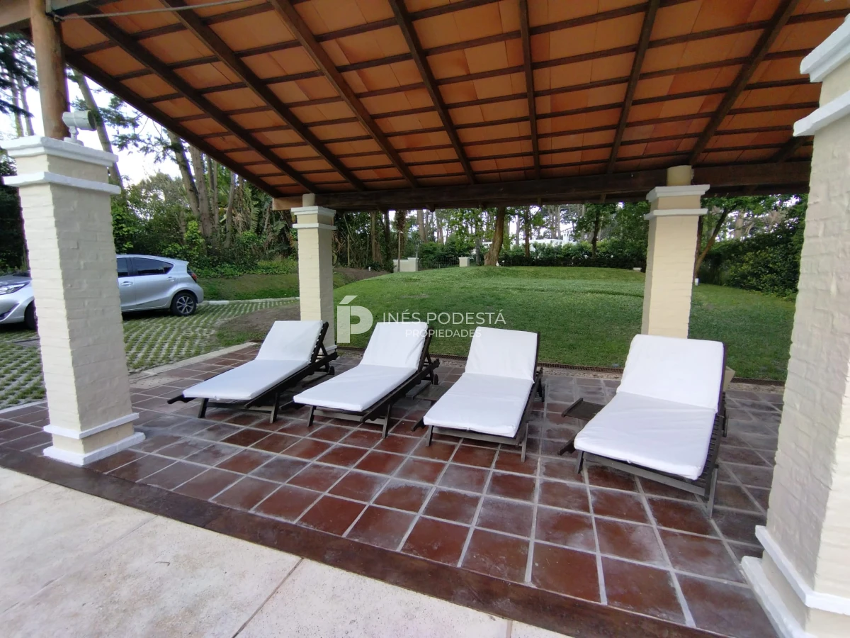 Casa ID.246 - Venta en  San Rafael 4 dormitorios  con piscina