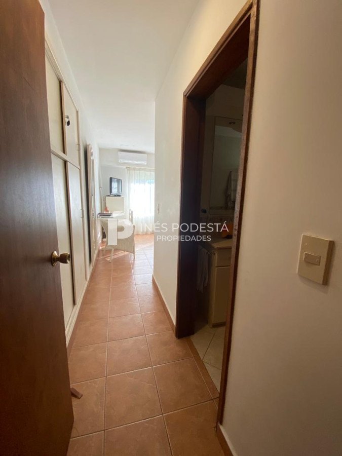 Casa ID.6240 - Alquiler en Mansa  4 dormitorios y dependencia de servicio