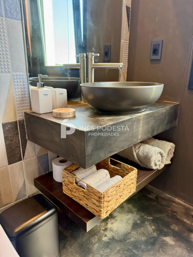Casa ID.41914 - Venta propiedad moderna con 2 suites y dependencia de servicio