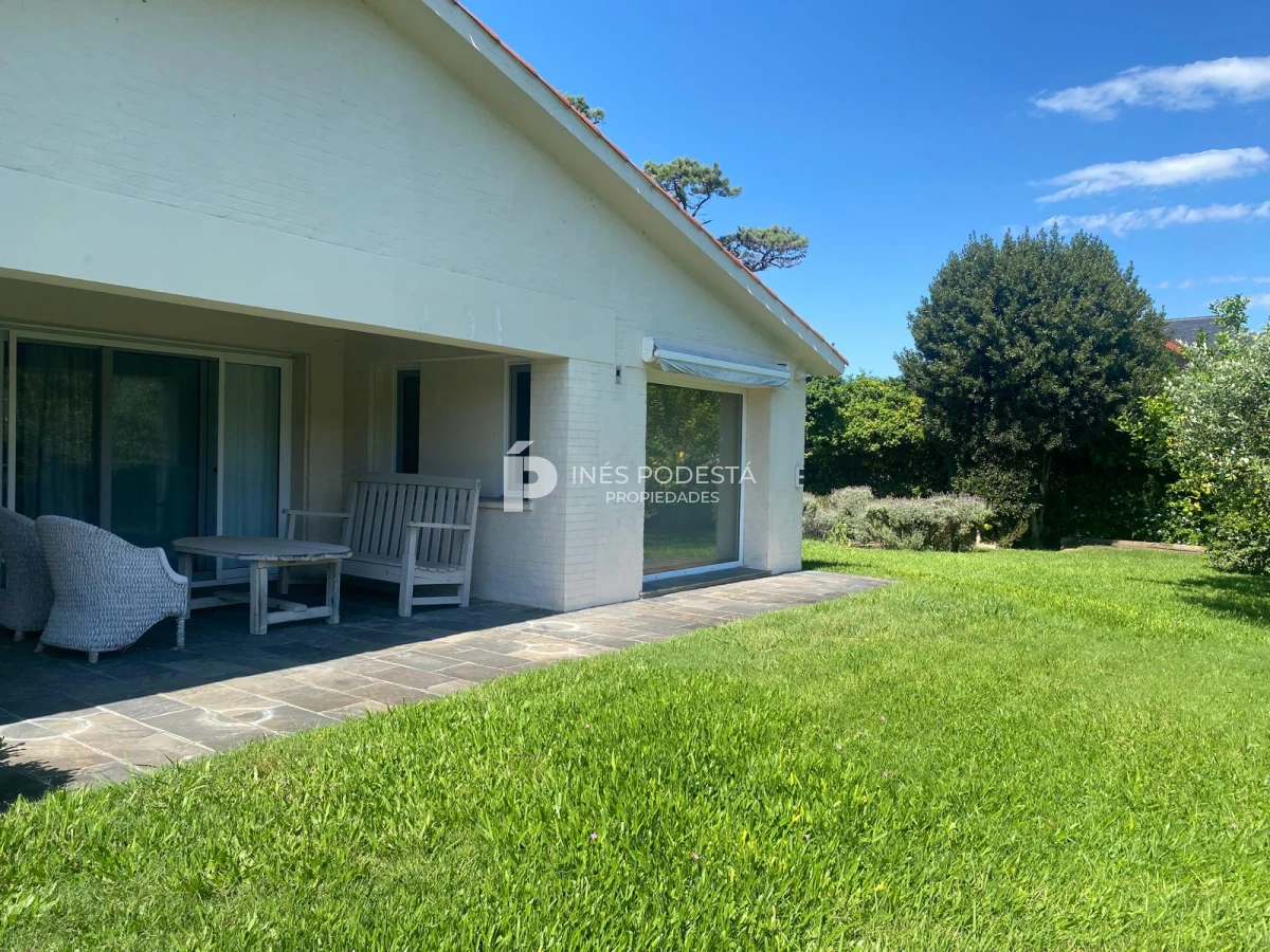 Casa ID.41257 - Alquiler 4 dormitorios y dependencia de servicio con piscina