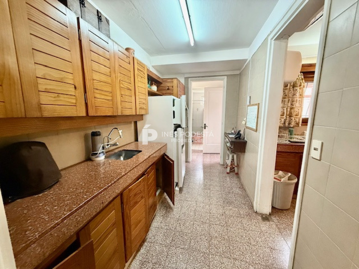 Casa ID.41747 - Venta 7 dormitorios, 8 baños  más dependencias de servicio