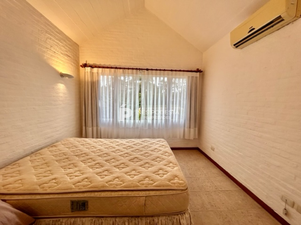 Casa ID.40003 - Muy buena casa en la mansa a 200 mts de la rambla con 3 suites