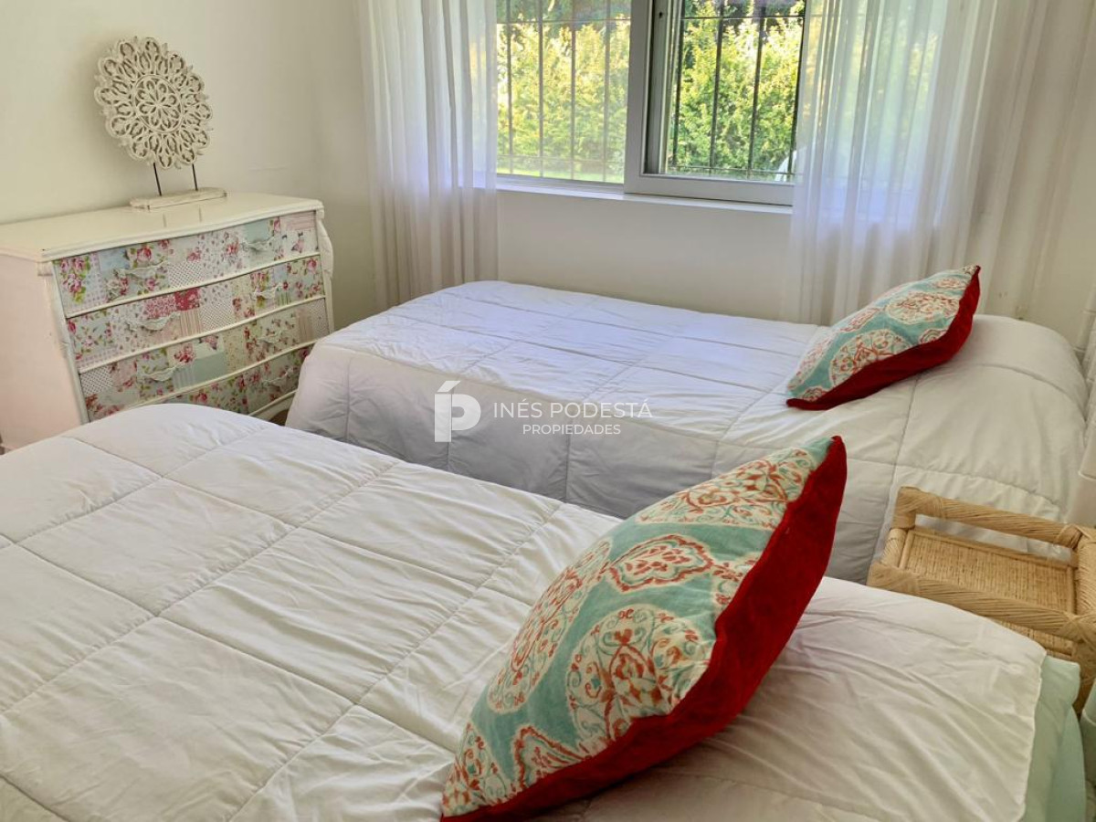 Casa ID.40186 - ALQUILER MANSA CON 4 DORMITORIOS Y 3 BAÑOS,  PILETA CLIMATIZADA