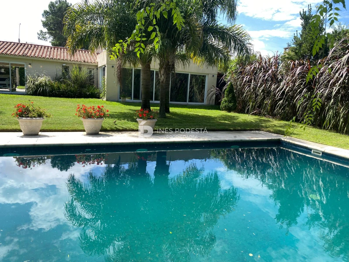 Casa ID.41257 - Alquiler 4 dormitorios y dependencia de servicio con piscina