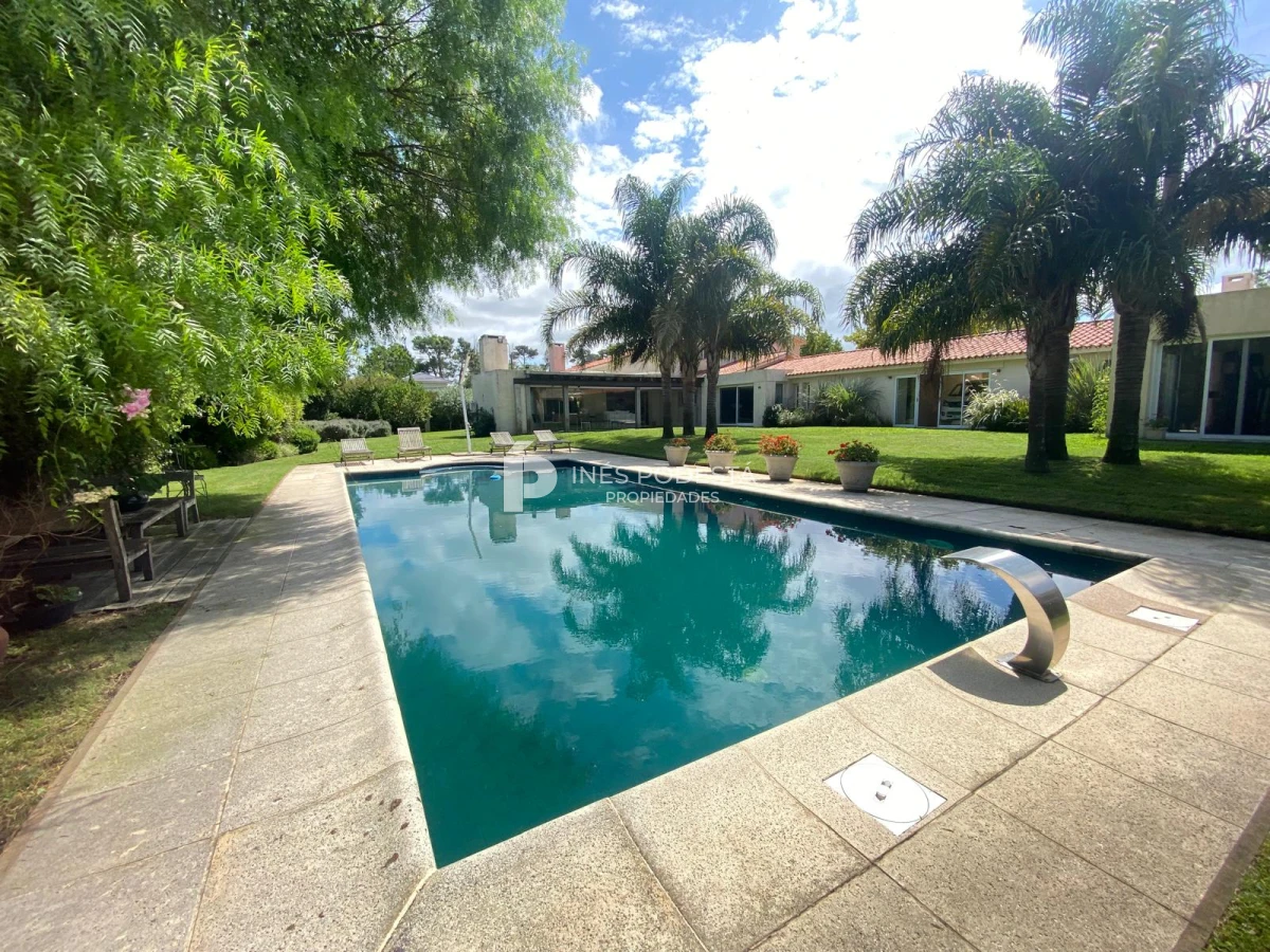 Casa ID.41257 - Alquiler 4 dormitorios y dependencia de servicio con piscina