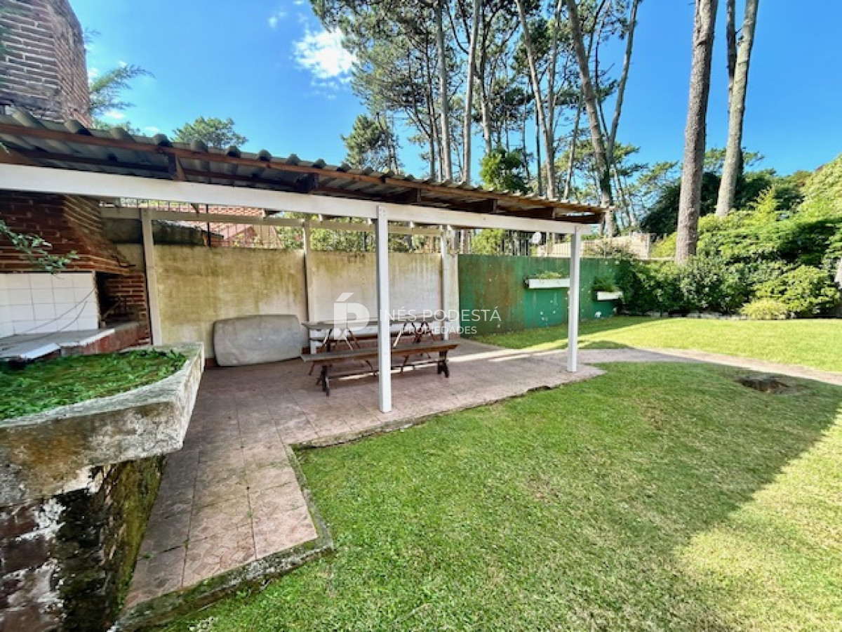 Casa ID.7039 - Venta casa de 3 dormitorios y dependencia de servicio