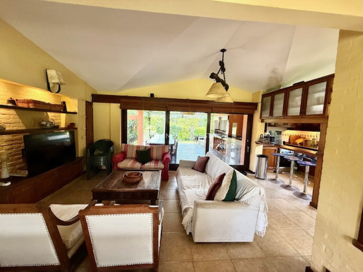 Casa ID.41864 - Alquiler 2 dormitorios, 3 baños