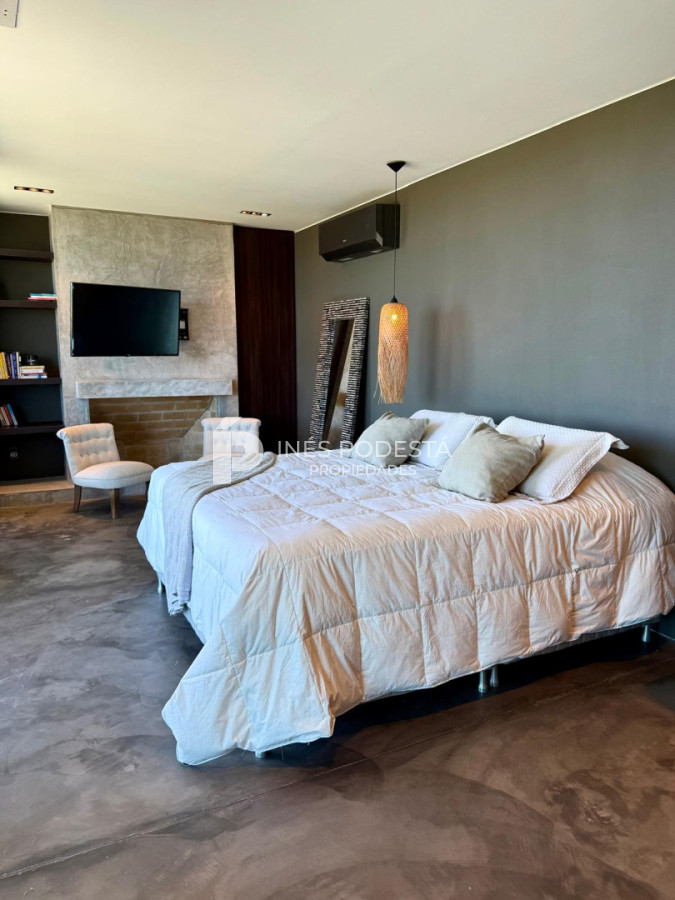 Casa ID.41914 - Venta propiedad moderna con 2 suites y dependencia de servicio