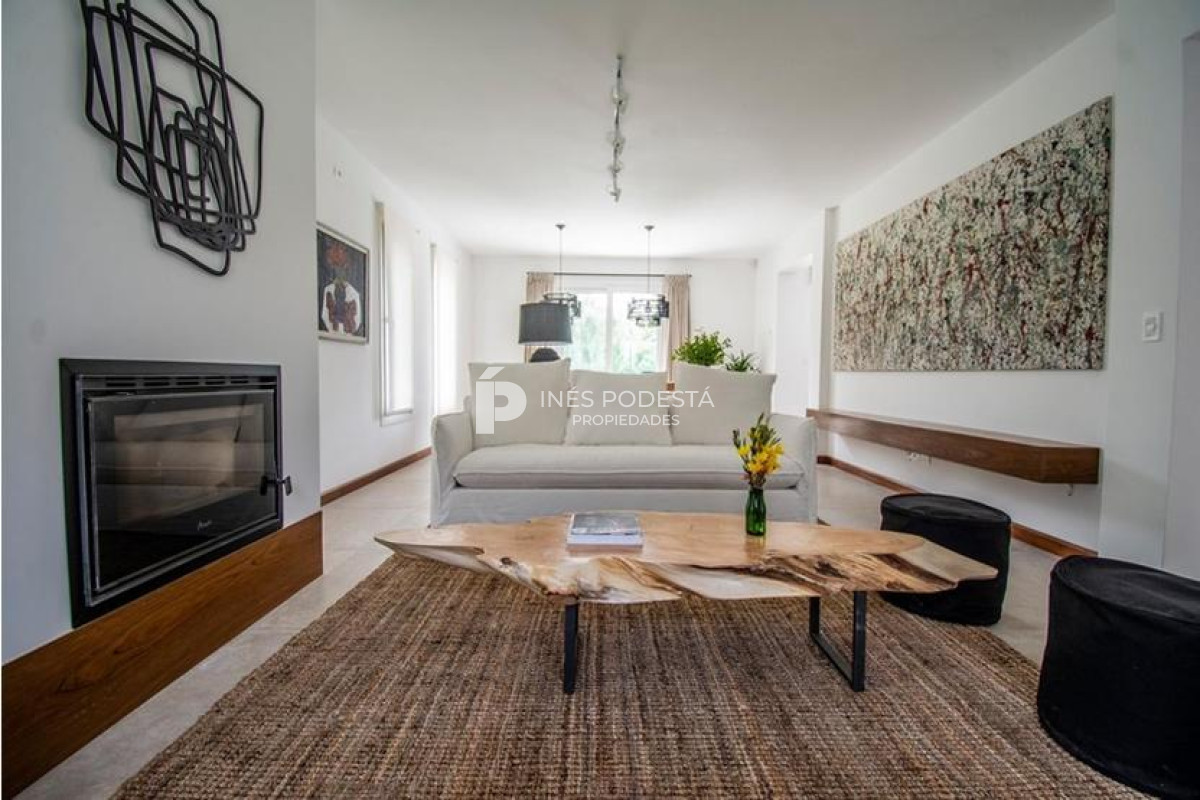 Casa ID.8678 - Alquiler 4 dormitorios y dependencia de servicio con piscina