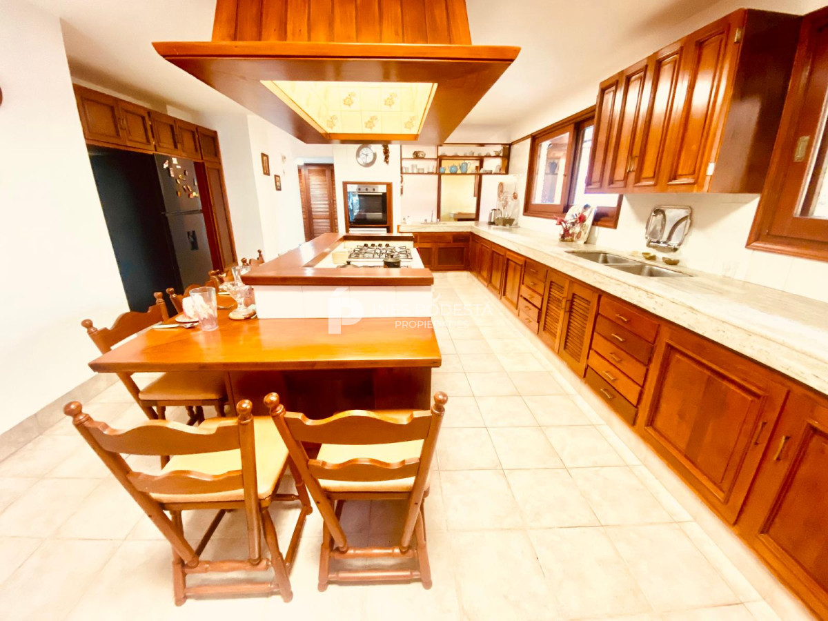 Casa ID.39062 - Alquiler y venta en mansa con 7 dormitorios
