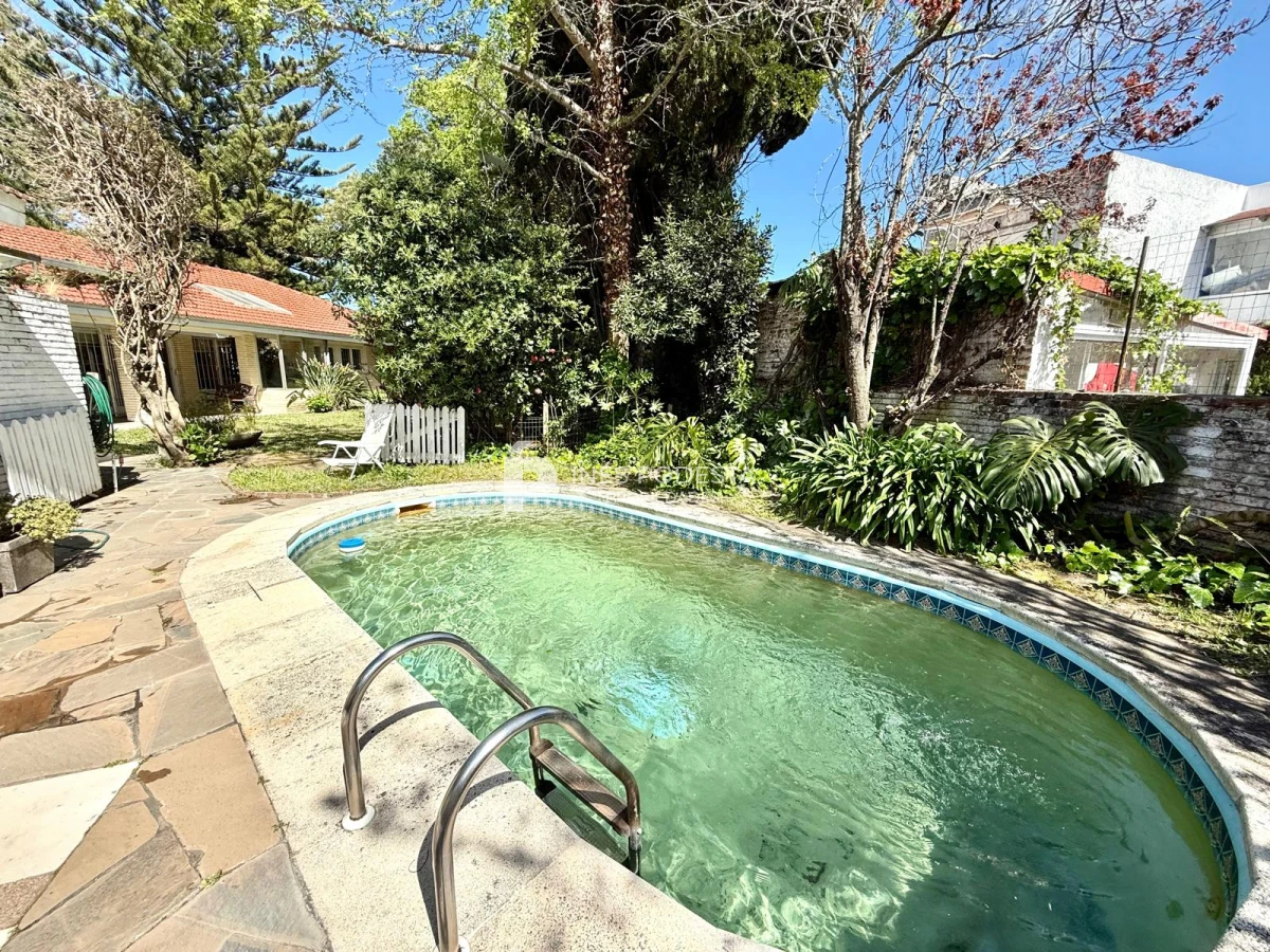 Casa ID.41758 - Venta casa 4 dormitorios y dependencia de servicio