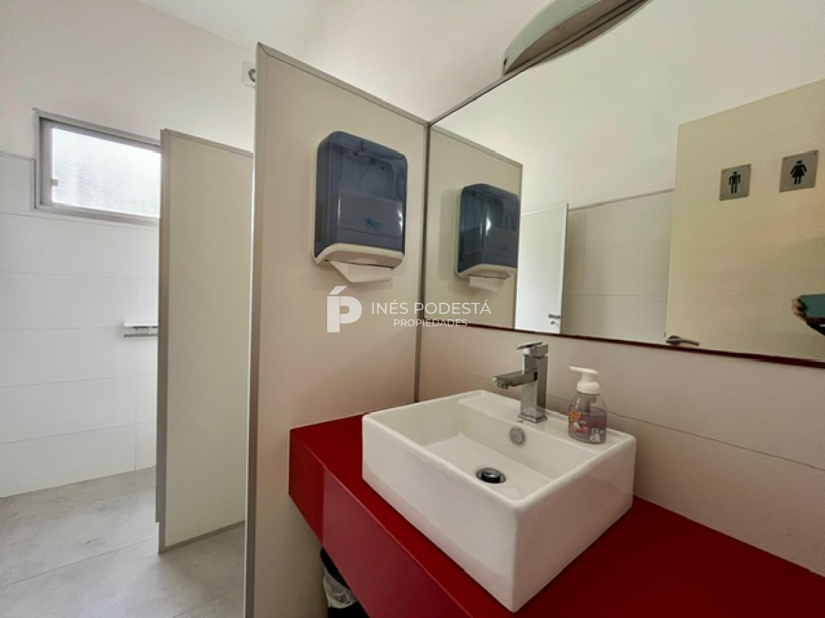 Casa ID.41572 - Venta casa sobre Br. Artigas con 4 dormitorios