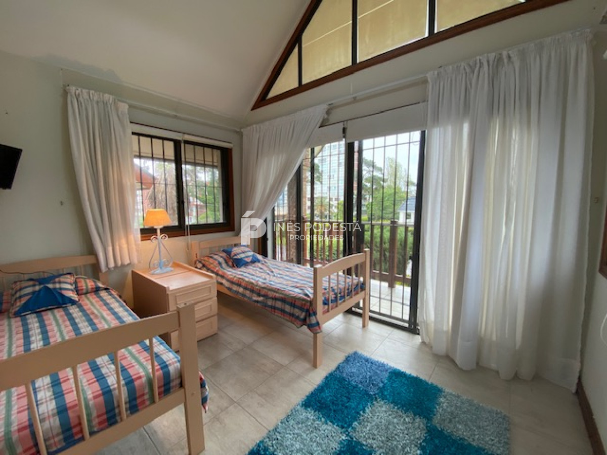 Casa ID.5327 - Venta y alquiler casa con 6 dormitorios a 100 mts mar 