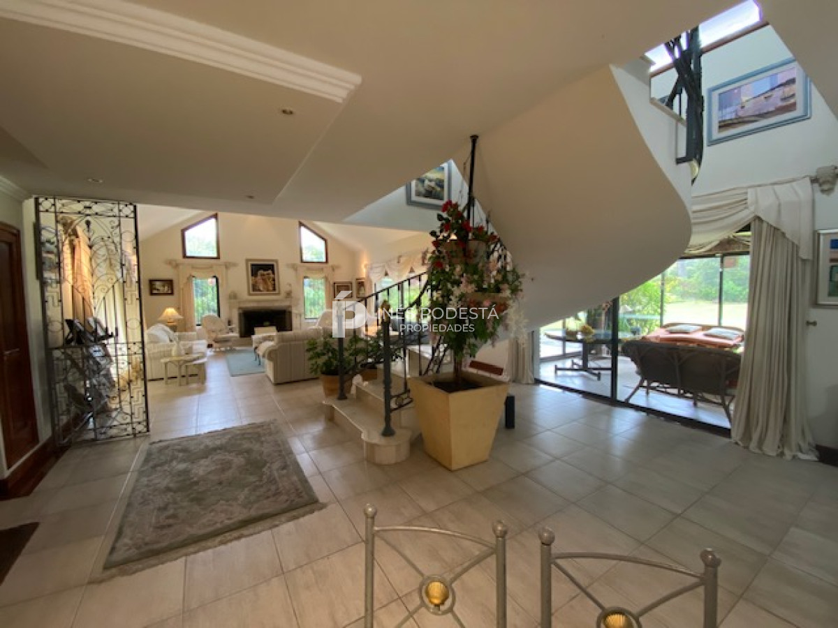 Casa ID.5327 - Venta y alquiler casa con 6 dormitorios a 100 mts mar 