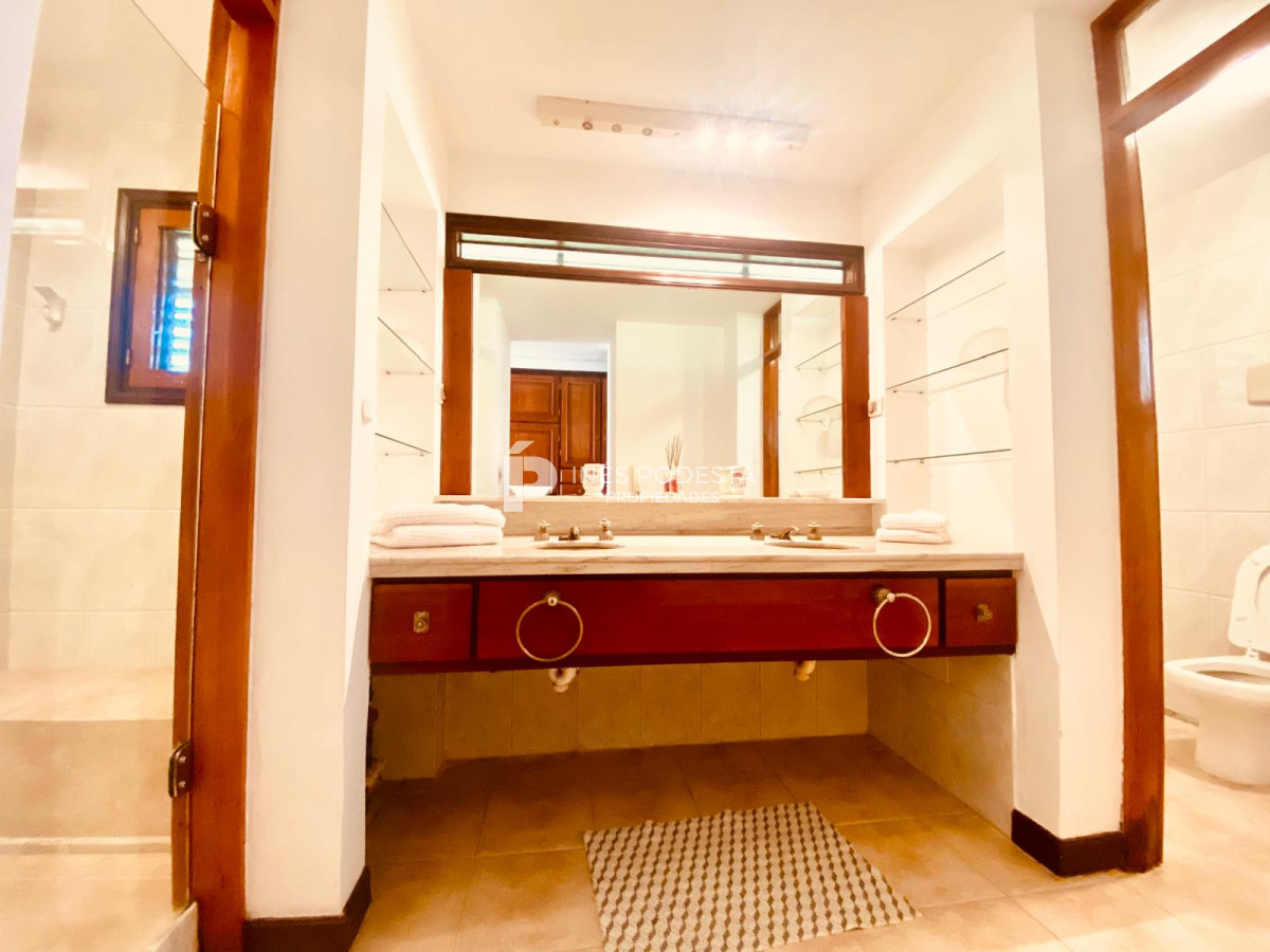 Casa ID.39062 - Alquiler y venta en mansa con 7 dormitorios