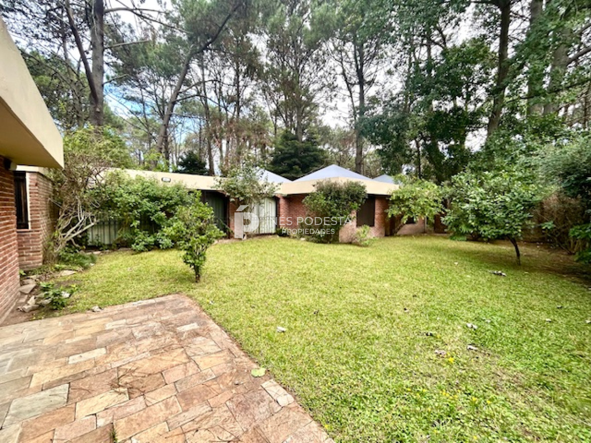 Casa ID.6104 - Venta casa 3 dormitorios y dependencia de servicio