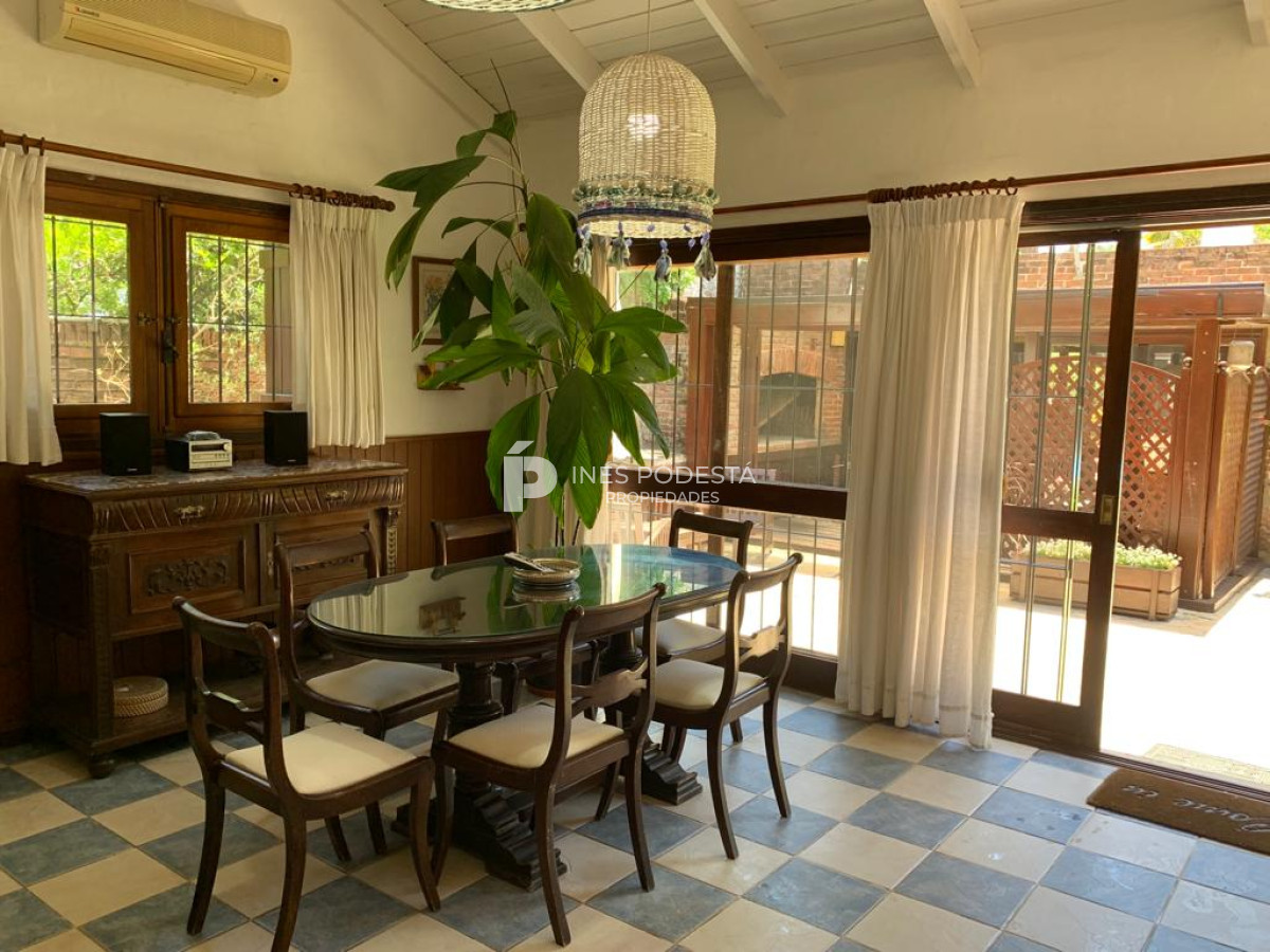 Casa ID.830 - Venta en Mansa 4 dormitorios y dependencia de servicio