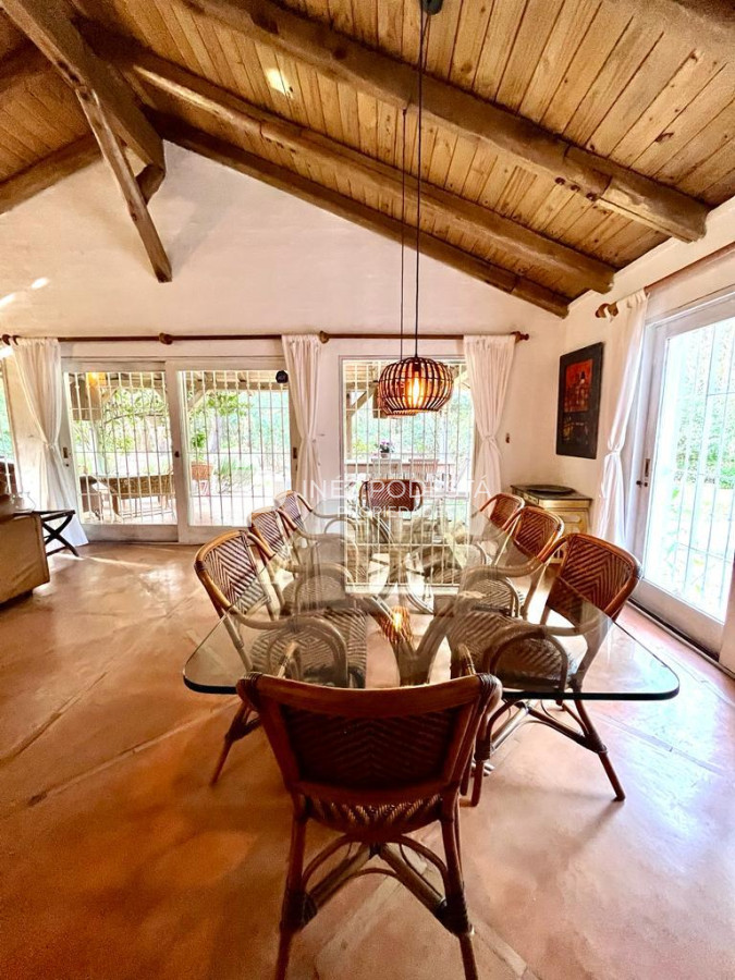 Casa ID.39397 - Casa en venta Burnett 4 dormitorios con piscina