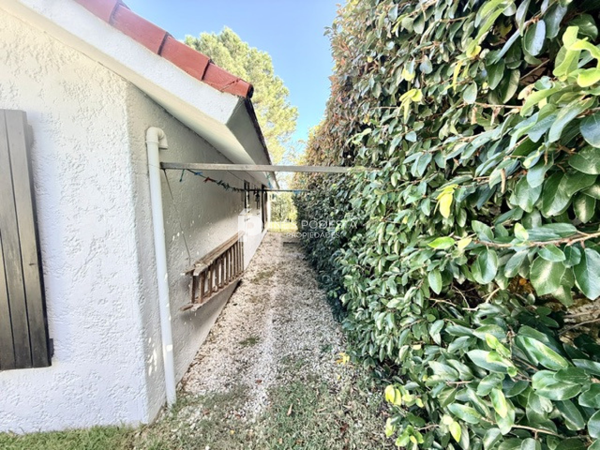Casa ID.230 - Venta casa con 3 dormitorios y medio con piscina