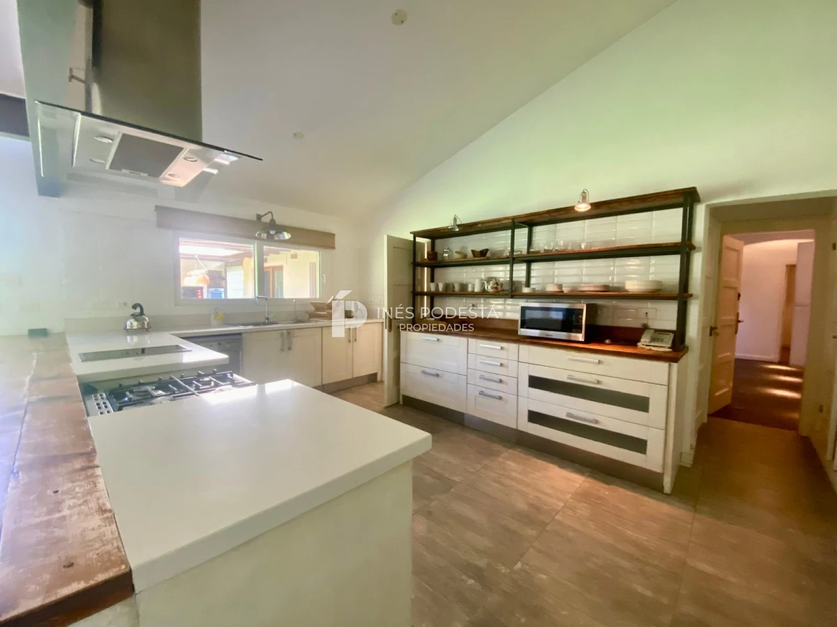 Casa ID.41257 - Alquiler 4 dormitorios y dependencia de servicio con piscina