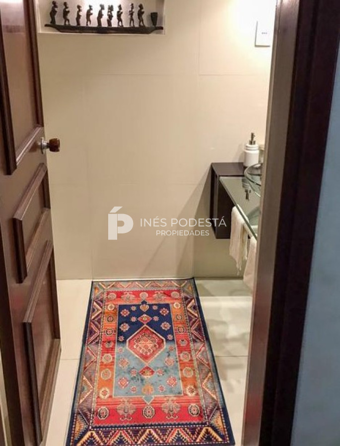 Casa ID.320 - Mansa con 5 dormitorios y dependencia de servicio